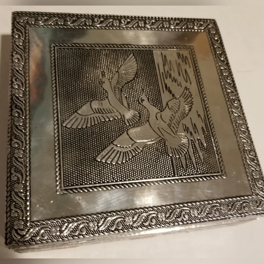 Birds Flying Embossed Aluminium Oxidized Jewelry Box with Mirror